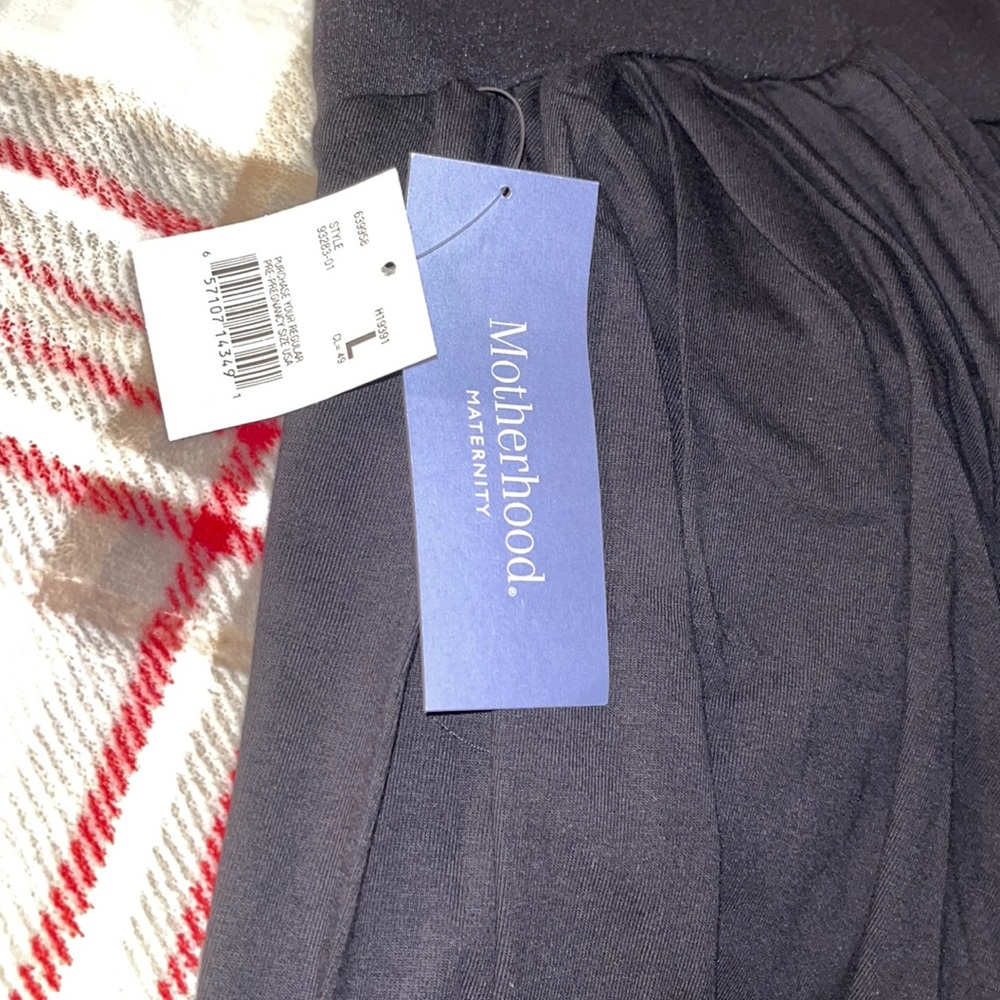 Maternity leggings never worn.